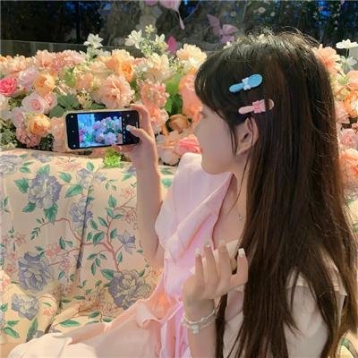 闭上眼睛活着很容易